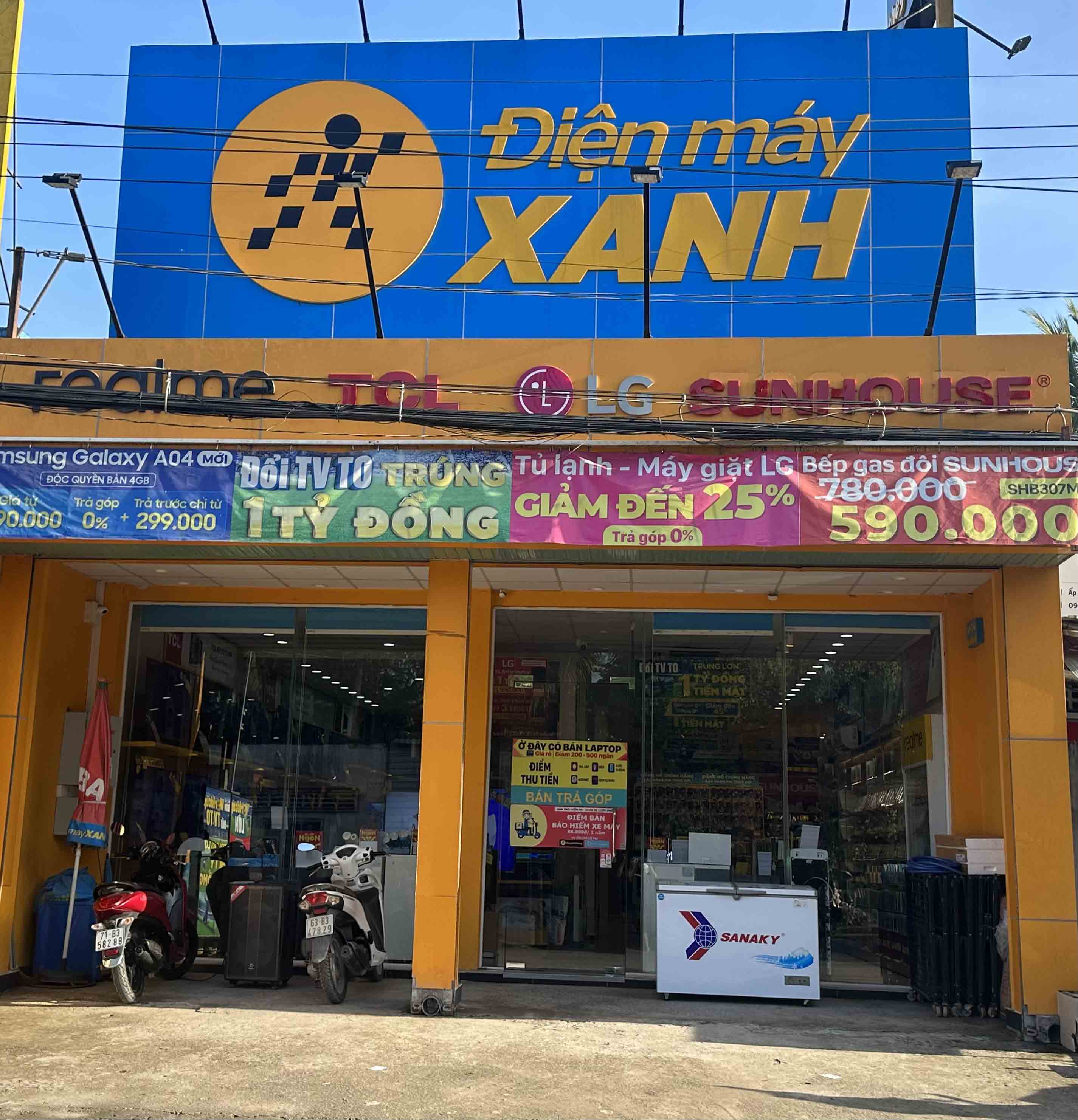 Siêu thị điện máy xanh tại Điện máy Xanh Ấp Thị, Xã Hương Mỹ, Tỉnh Vĩnh Long, Việt Nam